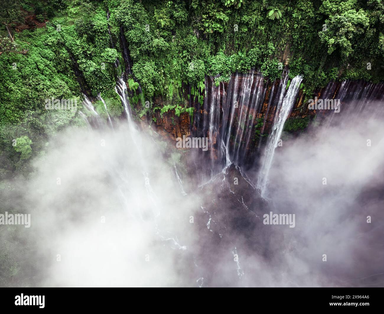 Vue aérienne de la cascade de Tumpak Sewu, Indonésie Banque D'Images