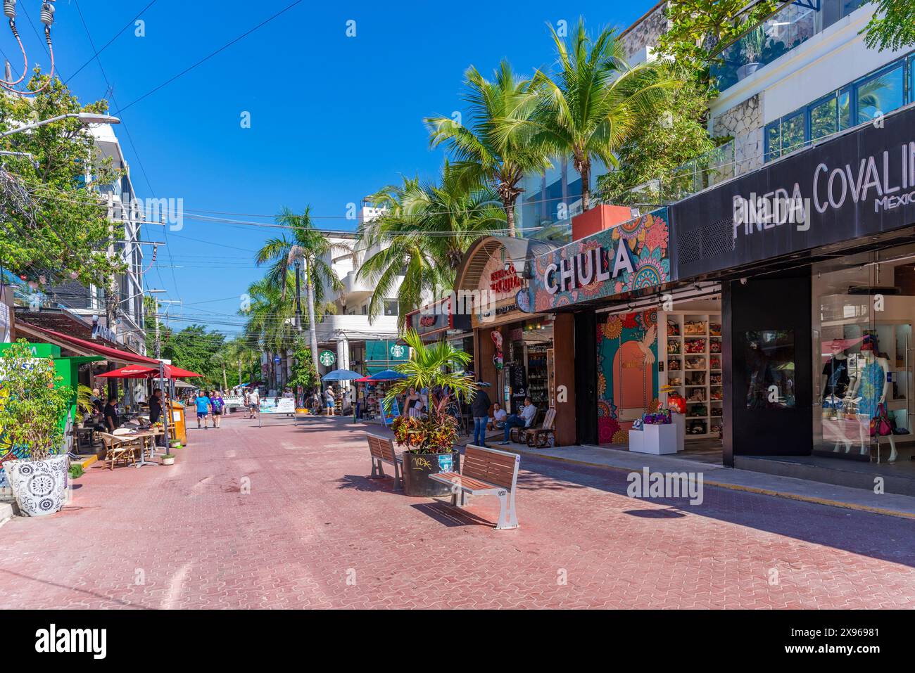 Vue des magasins sur la 5ème Avenue, Playa del Carmen, Côte des Caraïbes, péninsule du Yucatan, Riviera Maya, Mexique, Amérique du Nord Banque D'Images