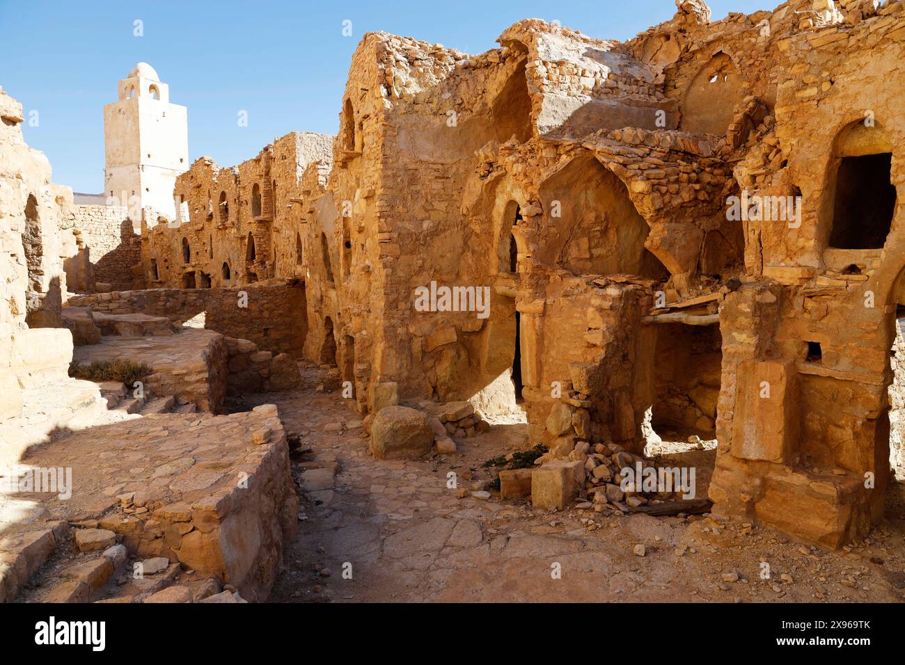 Les ruines des structures troglodytes berbères, région de Tataouine, sud de la Tunisie, Afrique du Nord, Afrique Banque D'Images