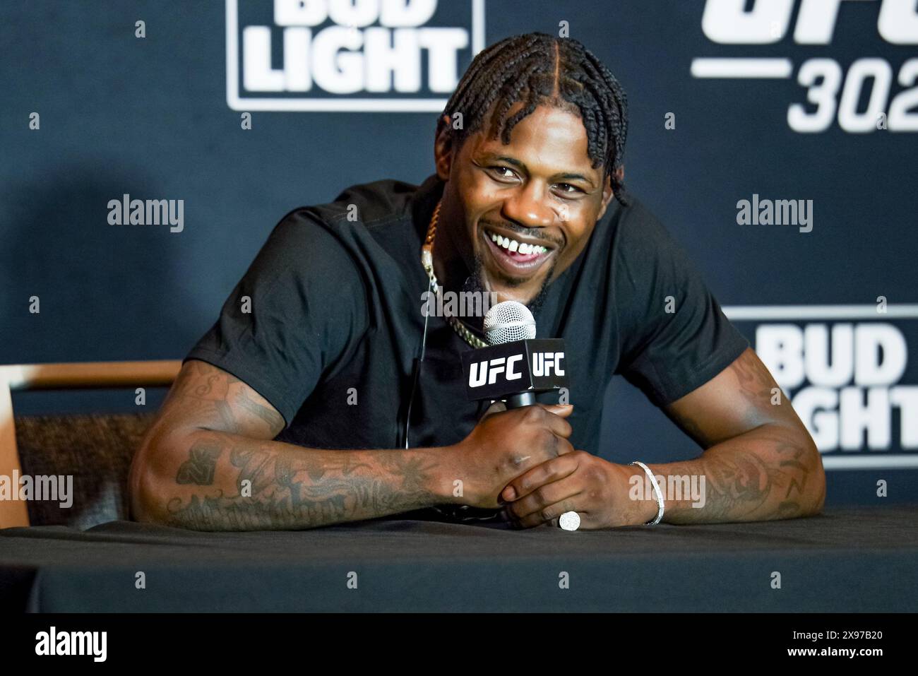 NEWARK, NJ - MAI 29 : Kevin Holland interagit avec les médias lors de la Journée des médias de l'UFC 302 au Prudential Center le 29 mai 2024, à Newark, aux États-Unis. (Photo de Matt Davies/PxImages) crédit : Px images/Alamy Live News Banque D'Images