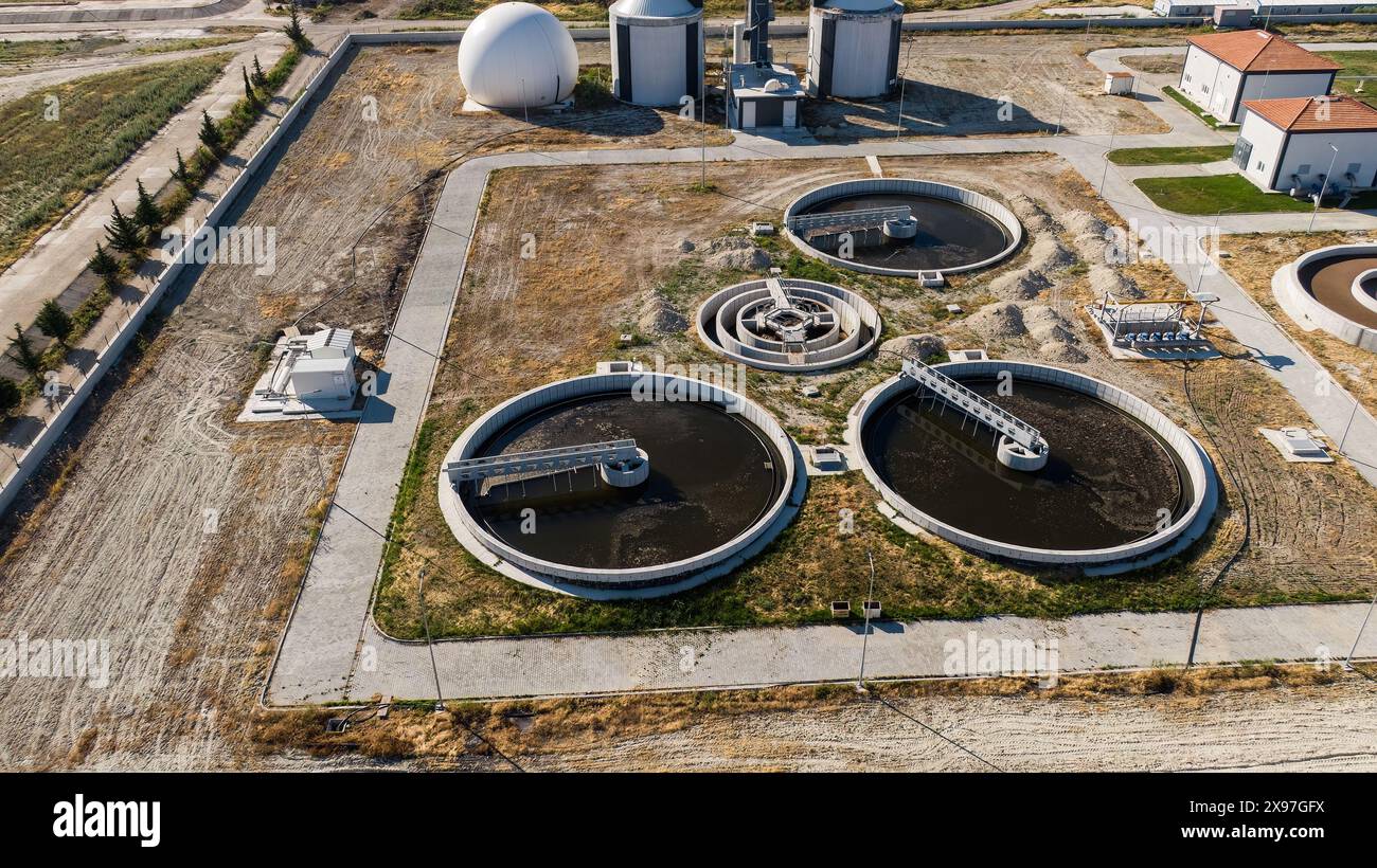 Burdur, Turquie - 14 mai 2024 : vue aérienne de la station d'épuration de la ville de Burdur. Banque D'Images