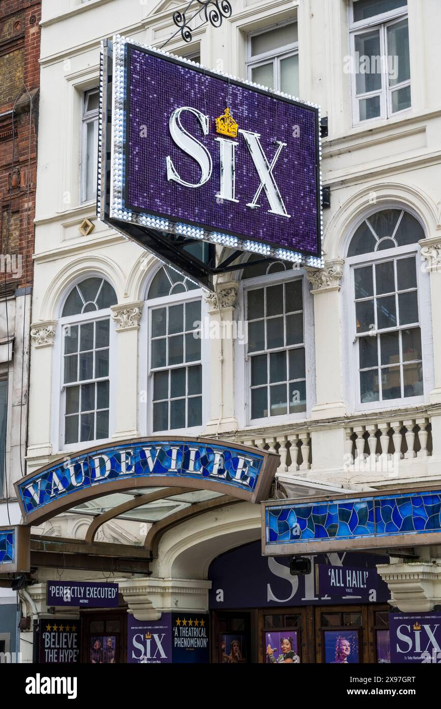 Le Vaudeville Theatre, on the Strand, Londres, Angleterre, Royaume-Uni, GB. Banque D'Images