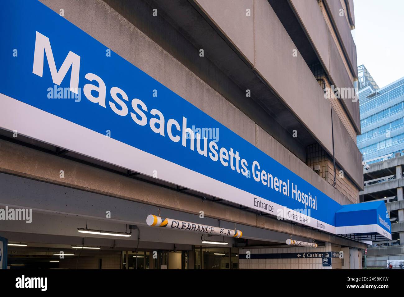 Le Massachusetts General Hospital signe sur le bâtiment à Boston, ma, États-Unis, le 11 novembre 2023. Banque D'Images