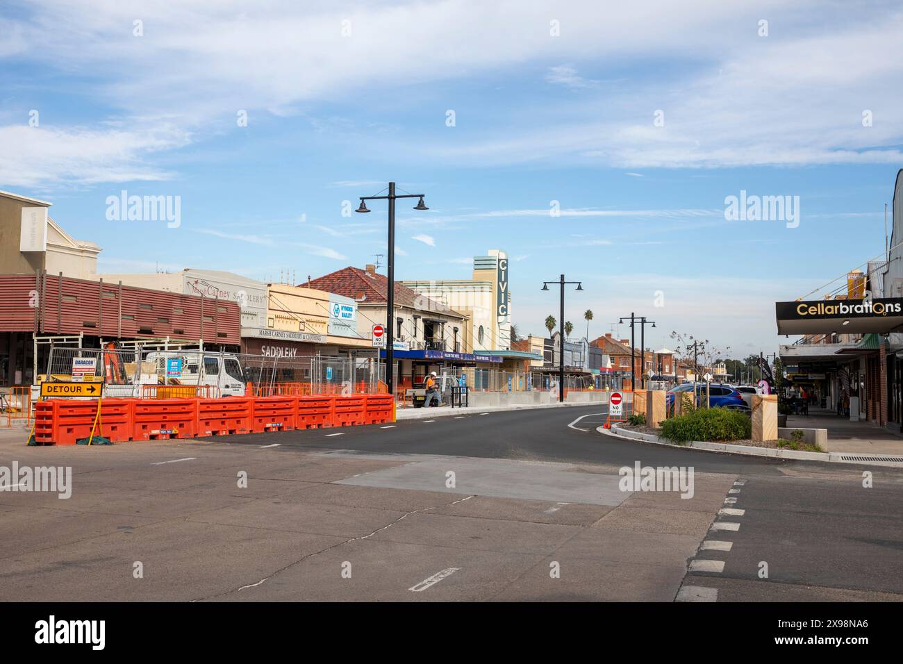 Centre-ville de Scone avec des travaux d'amélioration en cours, Scone est la capitale des courses hippiques de l'Australie, Nouvelle-Galles du Sud, Australie Banque D'Images