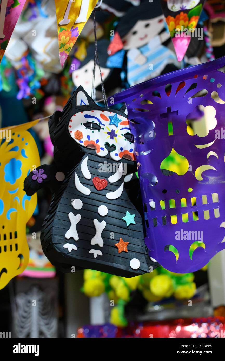 Skeleton Cat, Day of the Dead Pinata, décorations mexicaines Banque D'Images