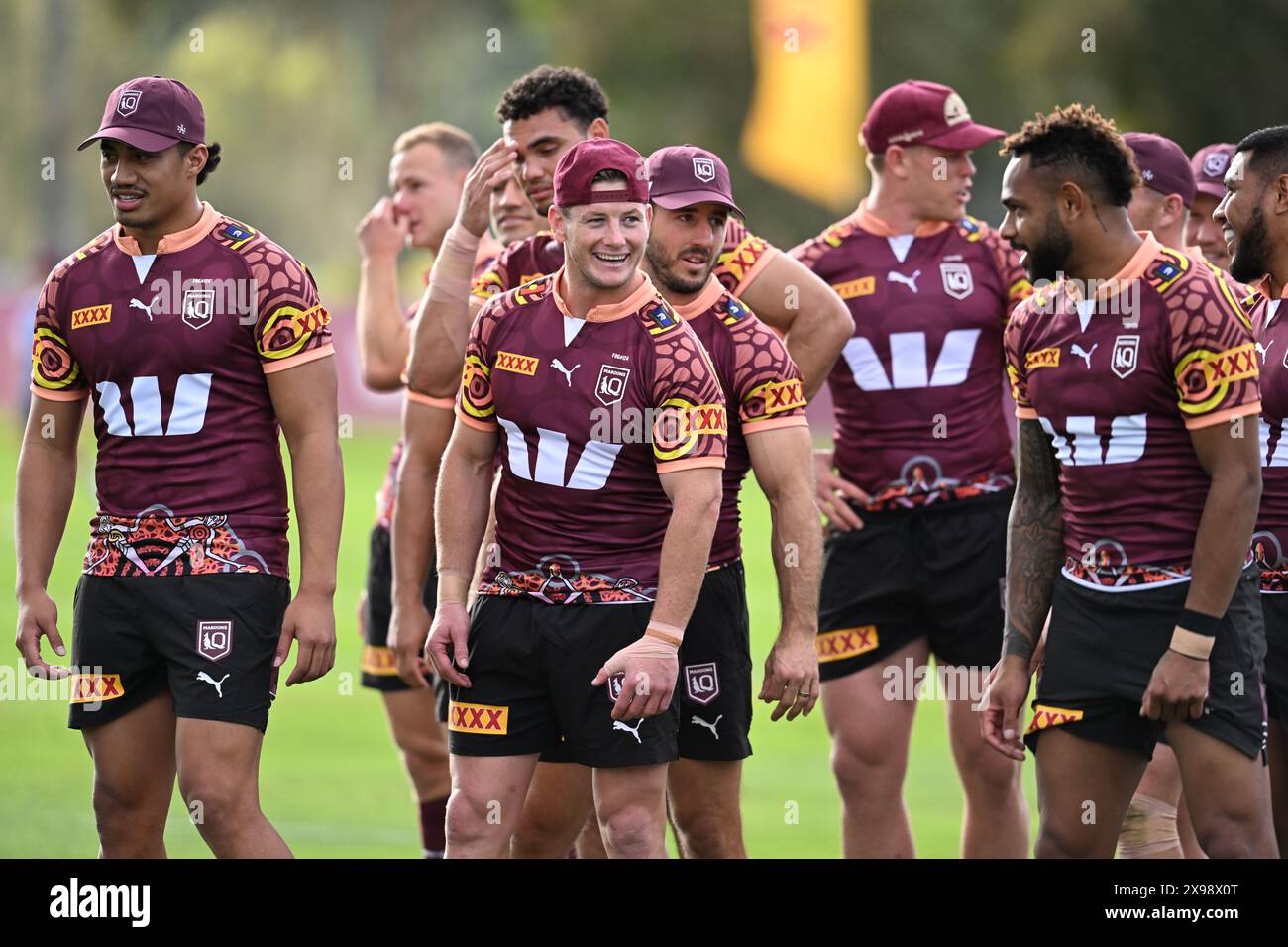 Brisbane, Australie. 30 mai 2024. Harry Grant (au centre) est vu avec ses coéquipiers lors d'une séance d'entraînement des Maroons du Queensland sur la Gold Coast, le jeudi 30 mai 2024.(AAP image/Darren England) NO ARCHIVING Credit : Australian Associated Press/Alamy Live News Banque D'Images