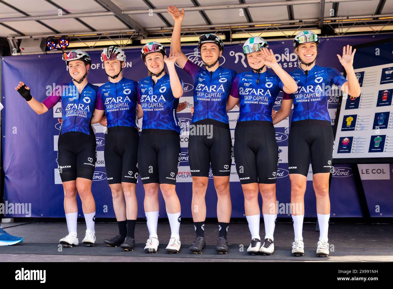 Coureurs de ARA Skip Capital à 2024 Ford RideLondon classique Women's WorldTour cycle Stage deux à Maldon, Essex, Royaume-Uni. Banque D'Images