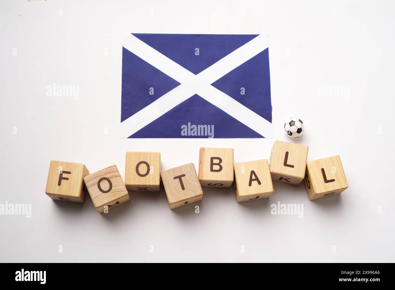 Drapeau écossais avec titre de football et fond blanc. concept de football Banque D'Images