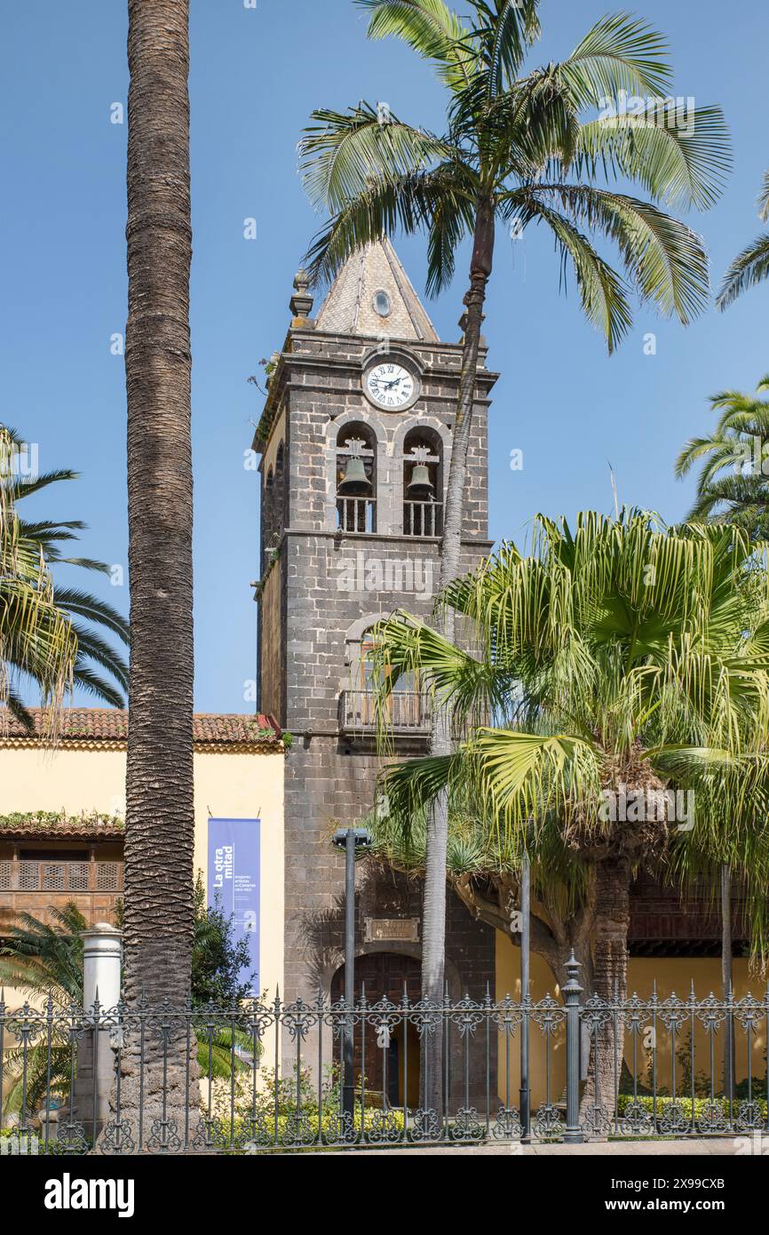 Façade du bâtiment historique, important monument éducatif canarien sur l'île, Institut IES Cabrera Pinto, San Cristobal de la Laguna Banque D'Images