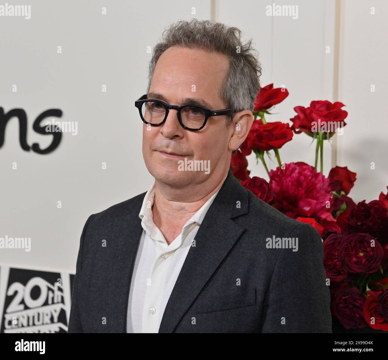 Los Angeles, États-Unis. 29 mai 2024. Tom Hollander, membre de la distribution, assiste à l'événement tapis rouge FYC pour 'FEUD : capote vs The Swans' de FX à la Director's Guild of America à Los Angeles le mercredi 29 mai 2024. Scénario : L'écrivain acclamé Truman capote (Tom Hollander) s'est entouré d'une coterie des femmes les plus élites de la société, riches, des socialites glamour qui ont défini une ère révolue de la haute société New-yorkaise C qu'il a surnommée « les cygnes ». Photo de Jim Ruymen/UPI crédit : UPI/Alamy Live News Banque D'Images