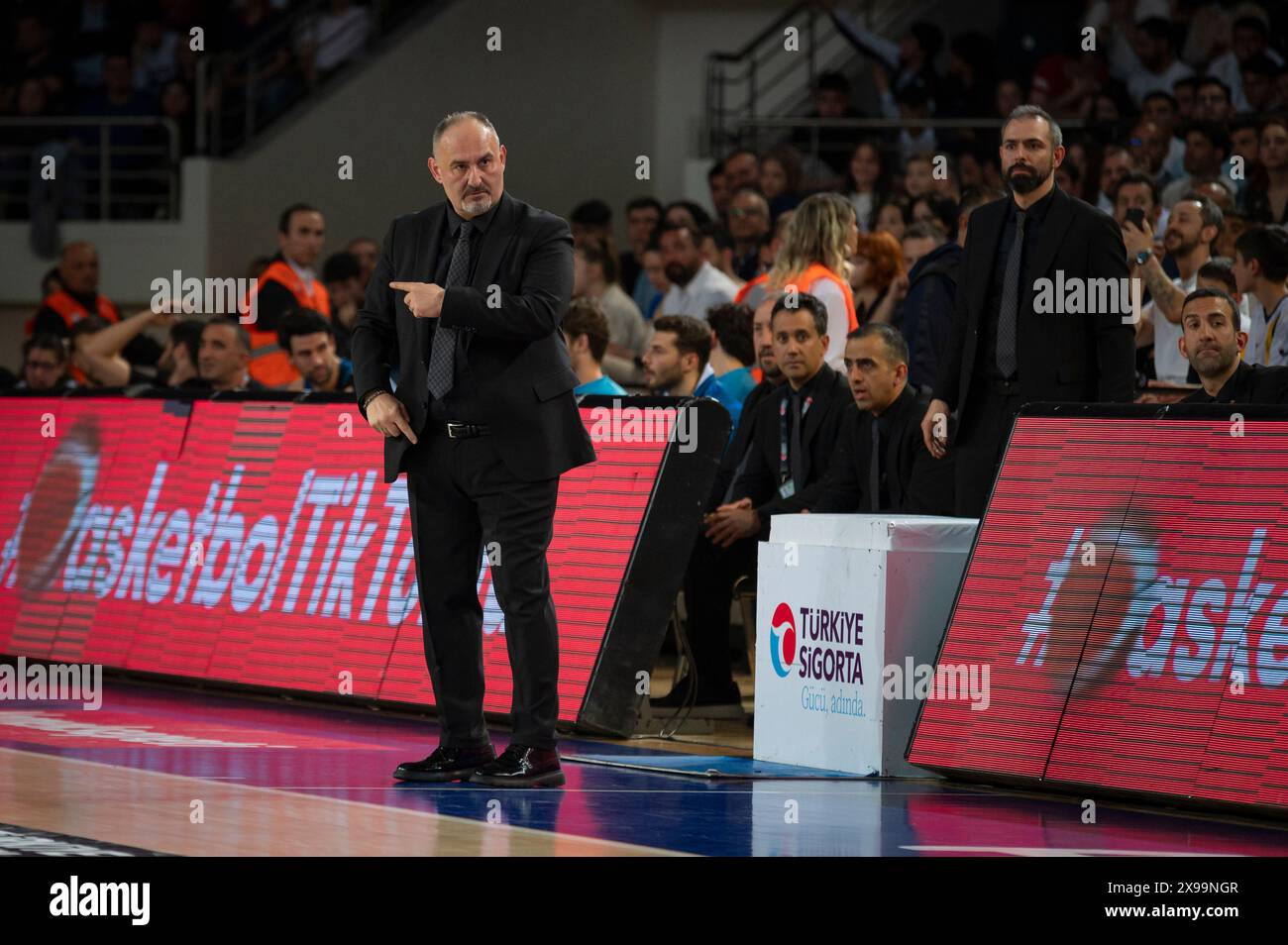 ANKARA / TURQUIE, 15 avril 2024 : match de Super League de basket-ball turque 2023-24, Fenerbahce Beko vs Turk Telekom. Banque D'Images