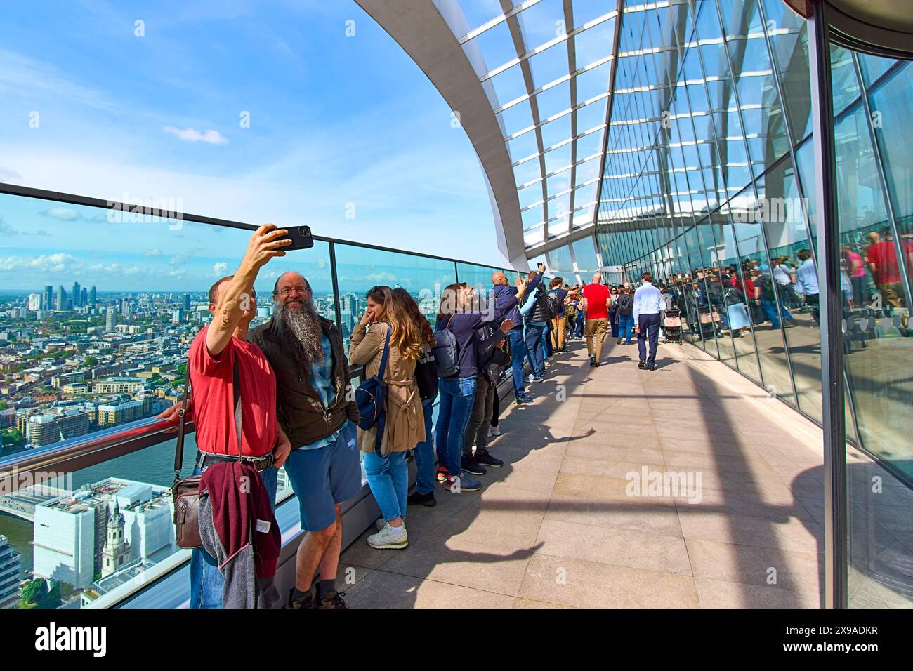 Sky Garden London 'Walkie Talkie' gratte-ciel 155m de haut jardin sur le toit le balcon avec vue en plein air Banque D'Images