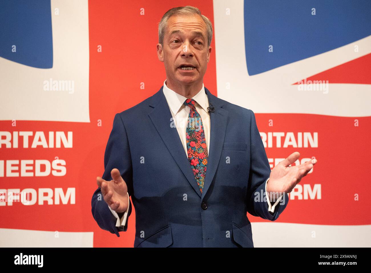 Londres, Royaume-Uni. 30 mai 2024. Nigel Farage s'exprimant lors du lancement de la politique d'immigration du Parti réformiste britannique pour taxer les employeurs pour l'utilisation des migrants à Glazers Hall, Londres, Angleterre, Royaume-Uni le jeudi 30 mai 2024. Crédit : Justin Ng/Alamy Live News. Banque D'Images