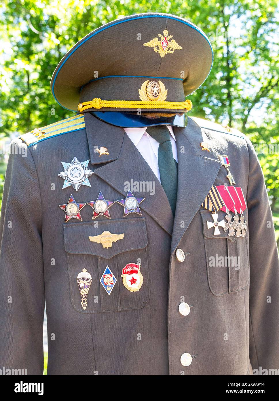 Samara, Russie - 25 mai 2024 : uniforme militaire du lieutenant-colonel de l'armée russe Anatoly Lebed avec diverses récompenses, ordres et médailles Banque D'Images