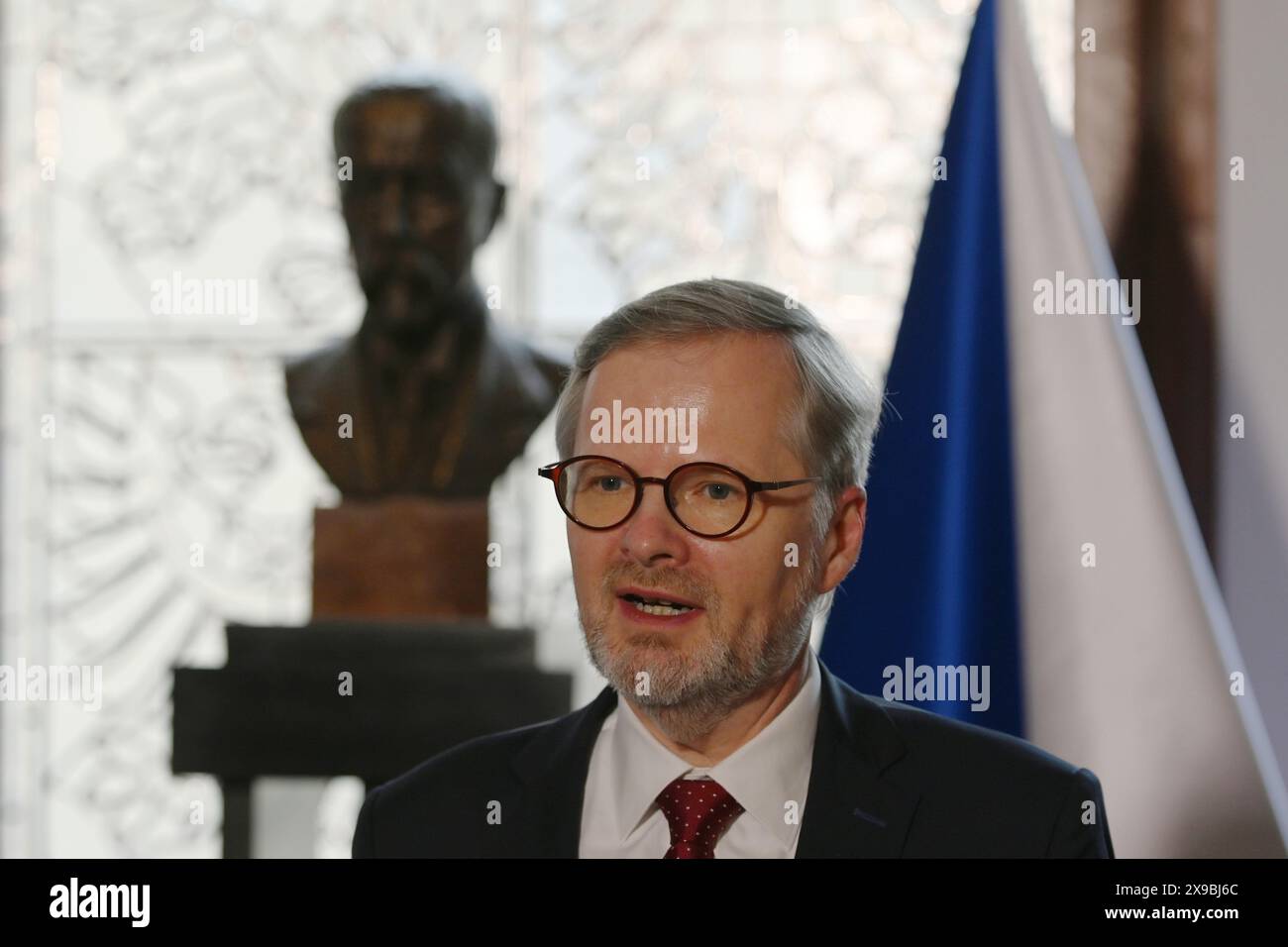 Prague, République tchèque. 30 mai 2024. Le premier ministre de la République tchèque Petr Fiala vu lors d'une conférence de presse. Le secrétaire général de l'OTAN, Jens Stoltenberg, se rend à Prague avant le début de la réunion informelle des ministres des affaires étrangères des pays de l'OTAN avec le premier ministre tchèque Petr Fiala. Jens Stoltenberg et Petr Fiala ont également discuté de l'initiative tchèque sur les munitions, de la situation en Ukraine et de la coopération tchèque au sein de l'OTAN. (Photo de Tomas Tkacik/SOPA images/SIPA USA) crédit : SIPA USA/Alamy Live News Banque D'Images