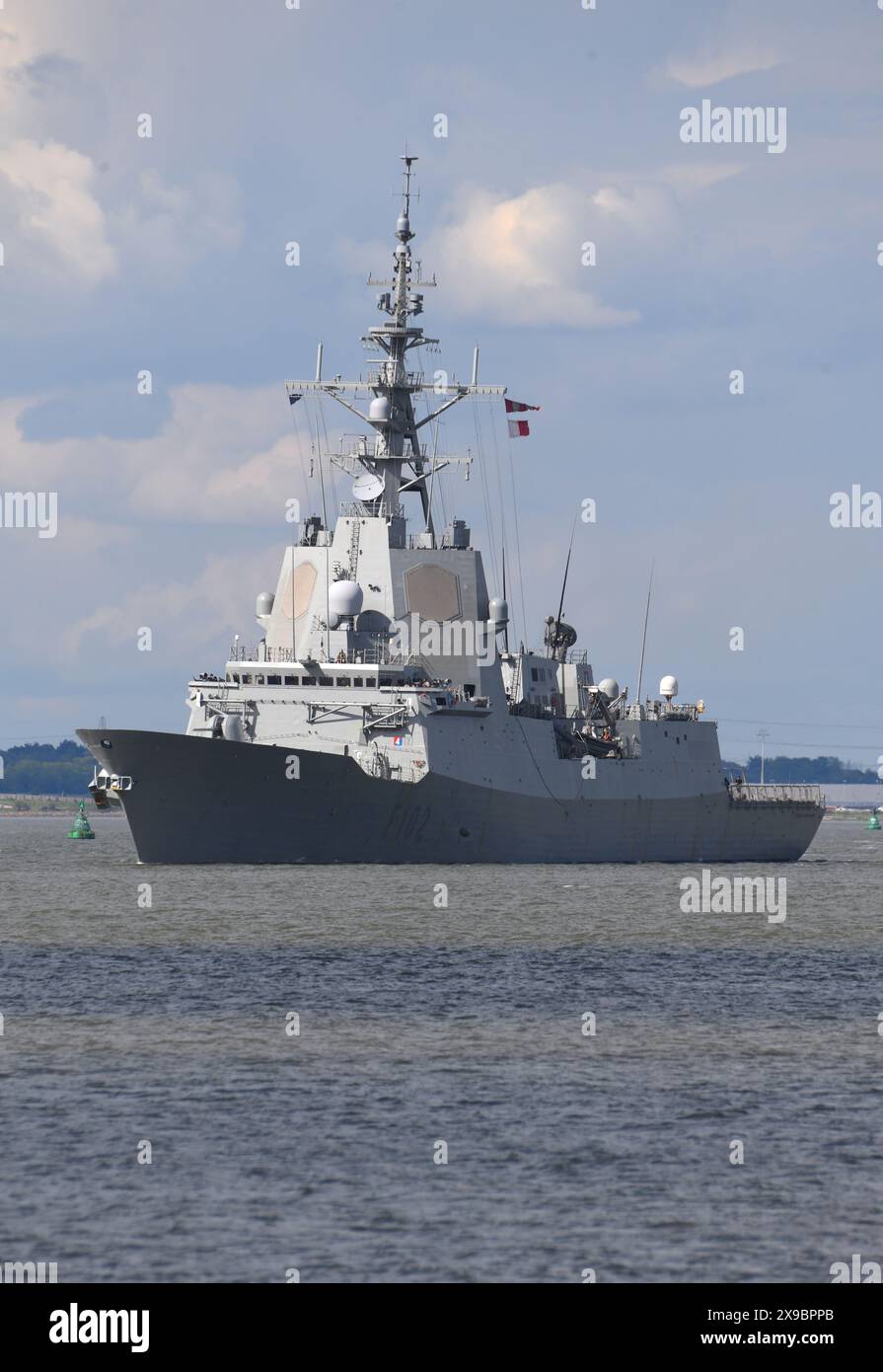 La frégate espagnole de défense aérienne Almirante Juan de Borbón photographiée sur la Tamise près de Gravesend entrant pour une visite de courtoisie à Londres. Le navire de guerre de 146,7 M. Banque D'Images