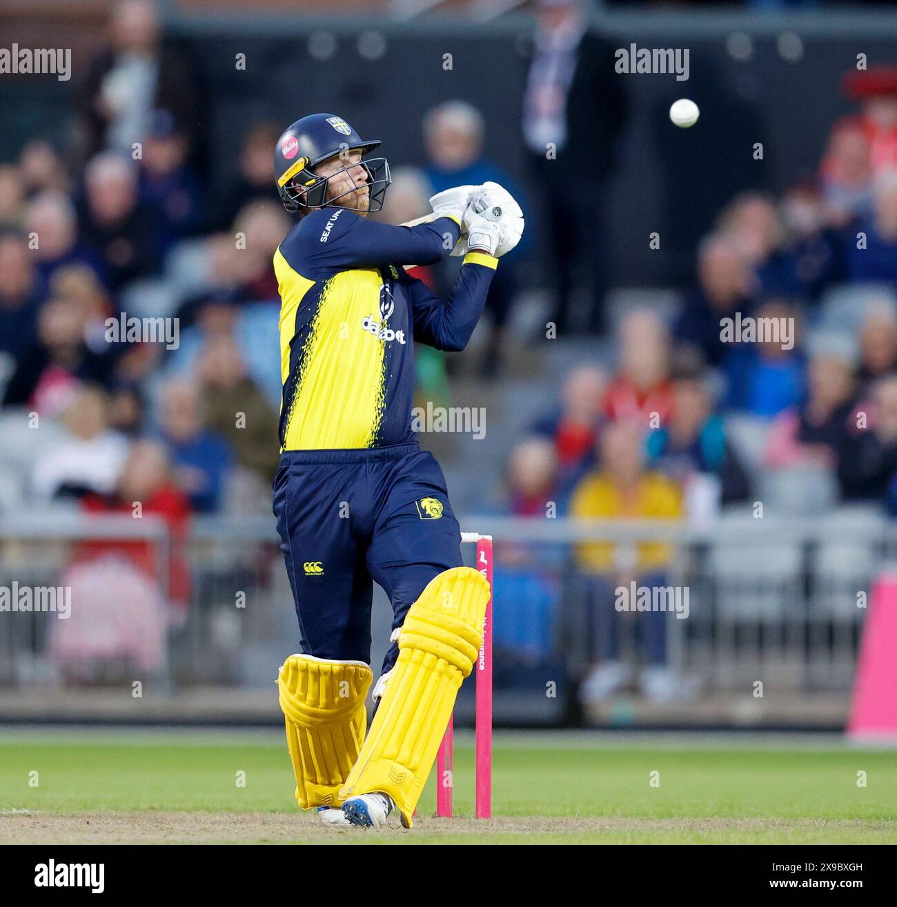 30 mai 2024 ; Emirates Old Trafford Cricket Ground, Manchester, Angleterre ; Vitality Blast T20 League Cricket, Lancashire Lightning versus Durham ; Graham Clark de Durham Pull Shot Banque D'Images