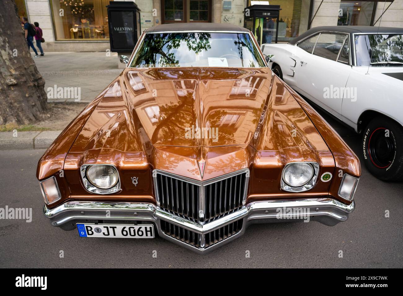 BERLIN - 04 MAI 2024 : la voiture de luxe personnelle Pontiac Grand Prix, 1971. Classic Days Berlin 2024. Banque D'Images