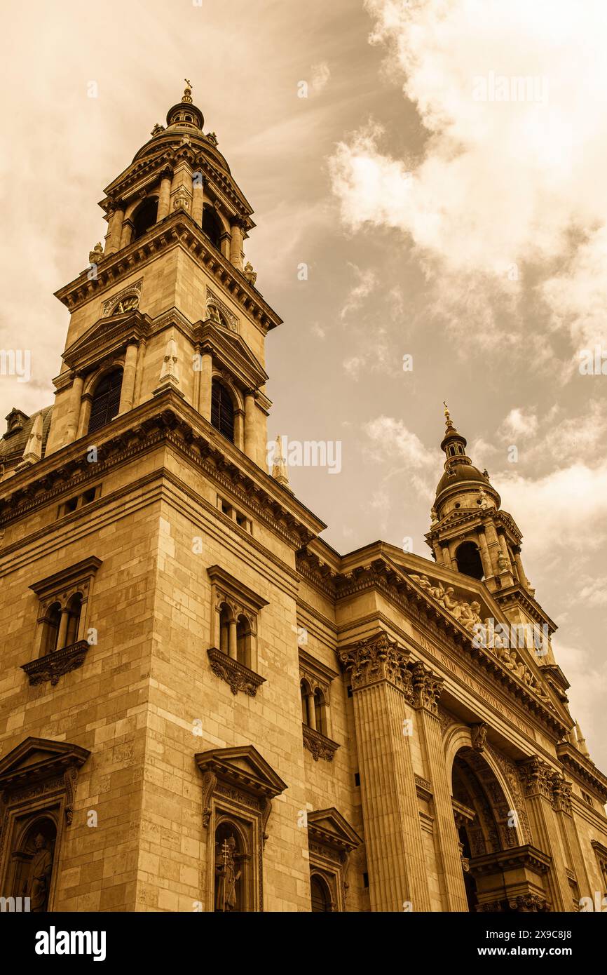 Basilique Szent Istvan dans la ville de Budapest. Mai 2024. Photo de haute qualité Banque D'Images