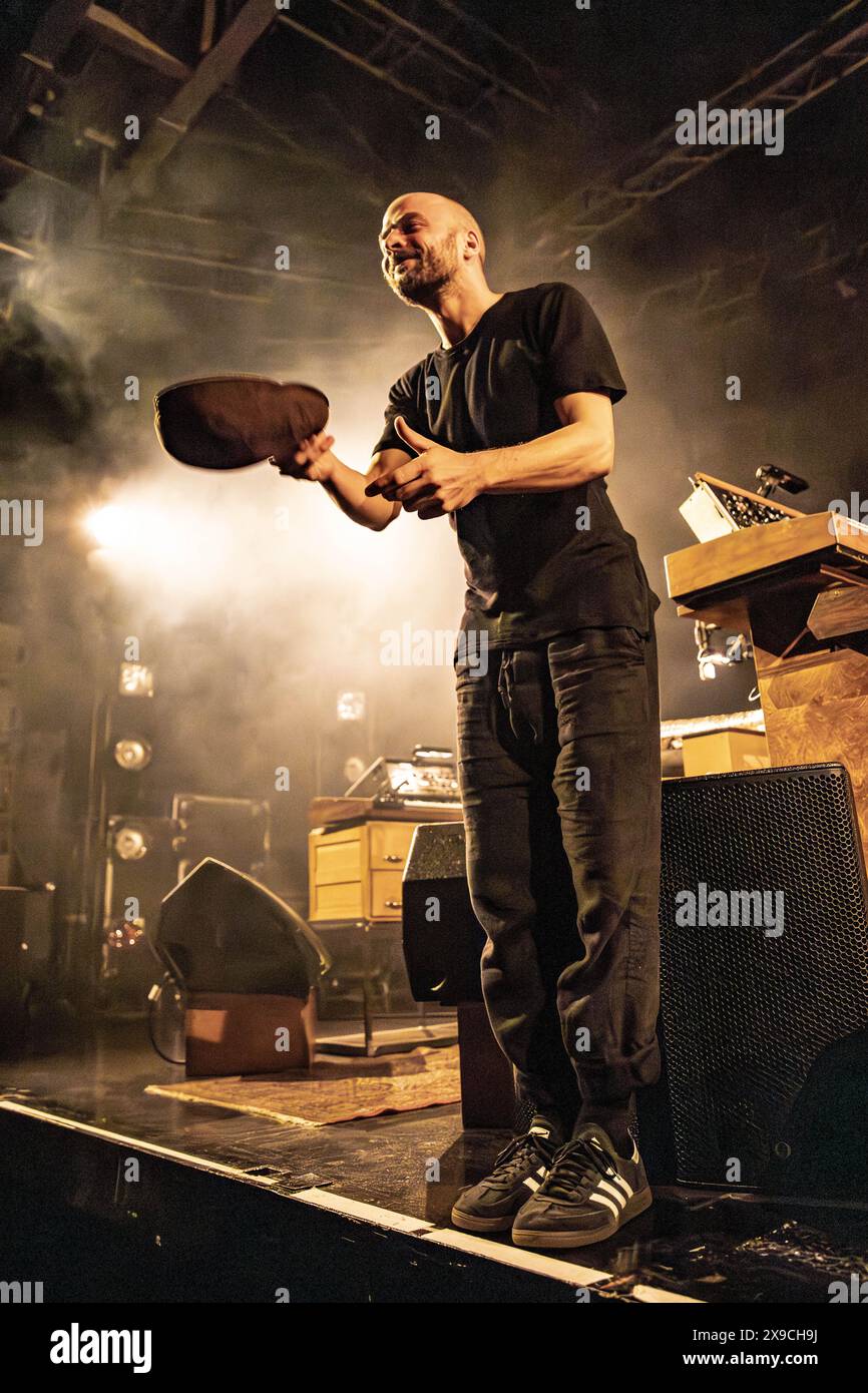 Milan, Italie. 30 mai 2024. Le musicien et producteur allemand NILS FRAHM se produit en direct sur scène à fabrique pour présenter son nouvel album 'Day'. Crédit : Rodolfo Sassano/Alamy Live News Banque D'Images