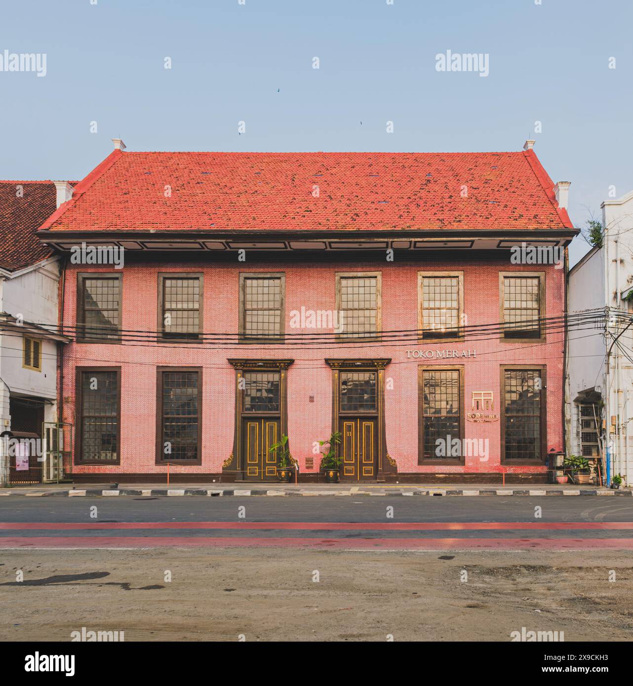 Jakarta, Indonésie - 7 mai 2024. Un café avec des vibrations coloniales néerlandaises et de la culture chinoise situé près de la vieille ville de Jakarta, Indonésie. Banque D'Images