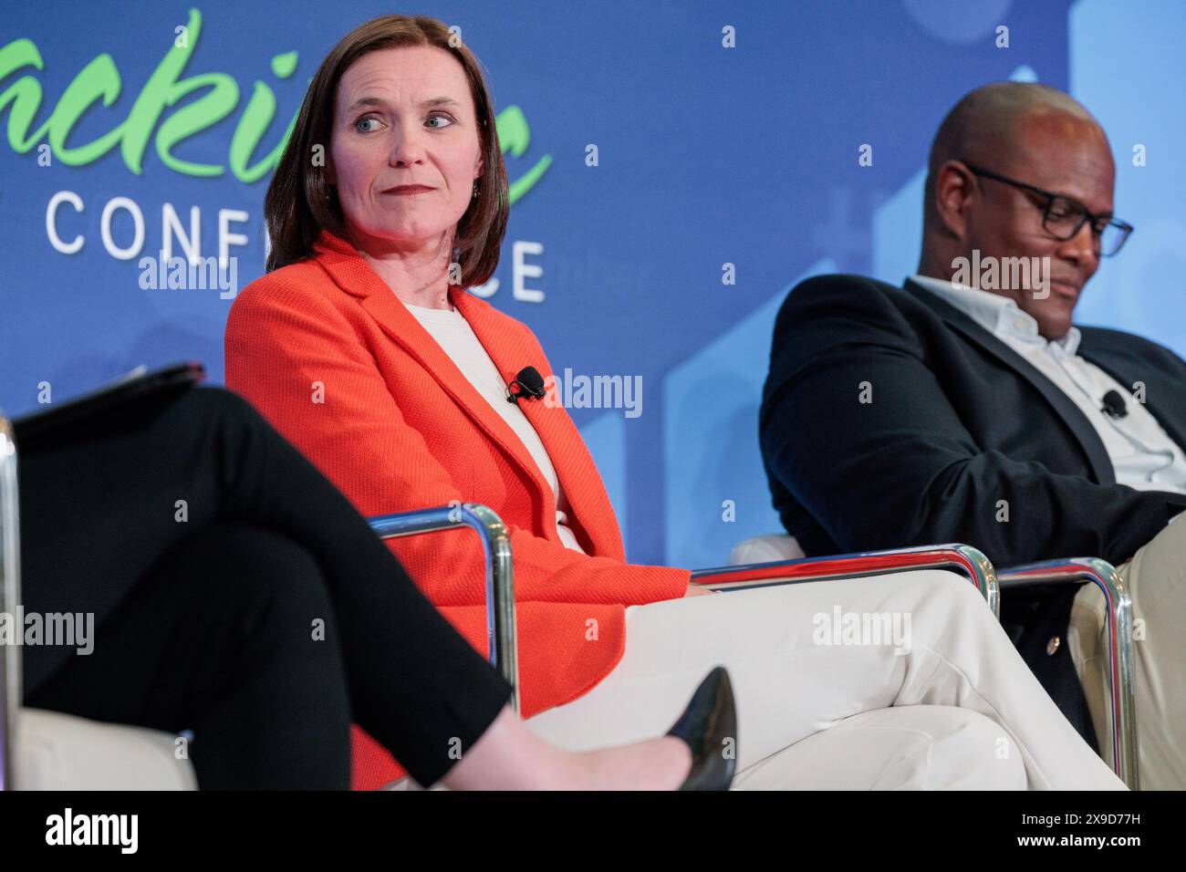 Mackinac Island, États-Unis. 30 mai 2024. Winnie Brinks (d-Grand Rapids), chef de la majorité au Sénat du Michigan, et Joe Tate (d-Detroit), président de la Chambre des représentants du Michigan, prennent la parole lors de la Conférence sur les politiques Mackinac à Mackinac Island, au Michigan, le 30 mai 2024. (Photo de Andrew Roth/Sipa USA) crédit : Sipa USA/Alamy Live News Banque D'Images