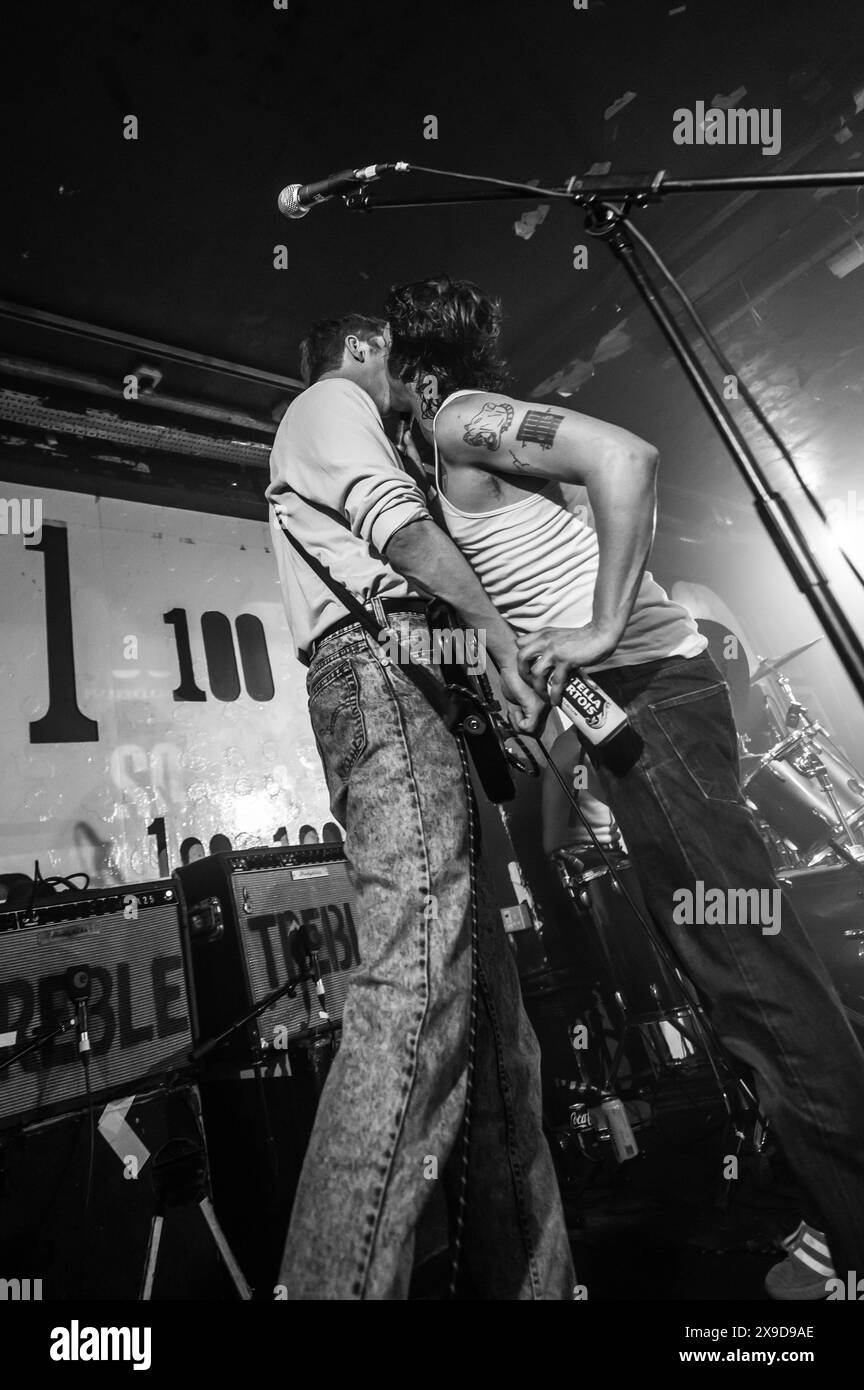 Londres, Royaume-Uni. 29 mai 2024. Real Farmer joue en direct au 100 Club pour marquer le 5e anniversaire de Strap Originals. Cristina Massei/Alamy nouvelles en direct Banque D'Images