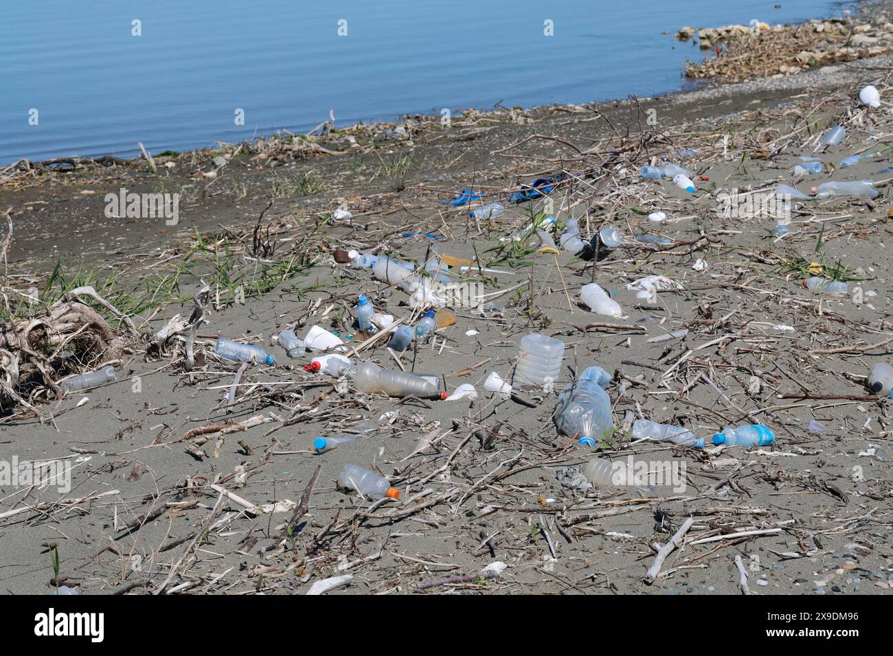 Angespülter Müll in Albanien, Mittelmeer, Verschmutzung, Meeresverschmutzung, Plastikmüll, déchets, ordures, déchets, déchets, rubbisk, déchets plastiques, pollu marin Banque D'Images