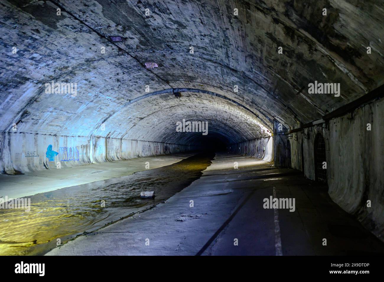 vienne, autriche, 30 mai 2024, lit souterrain de la rivière wienfluss près de karlsplatz *** wien, österreich, 30. mai 2024, unterirdisches flussbett des wienflusses beim karlsplatz Copyright : xx Banque D'Images