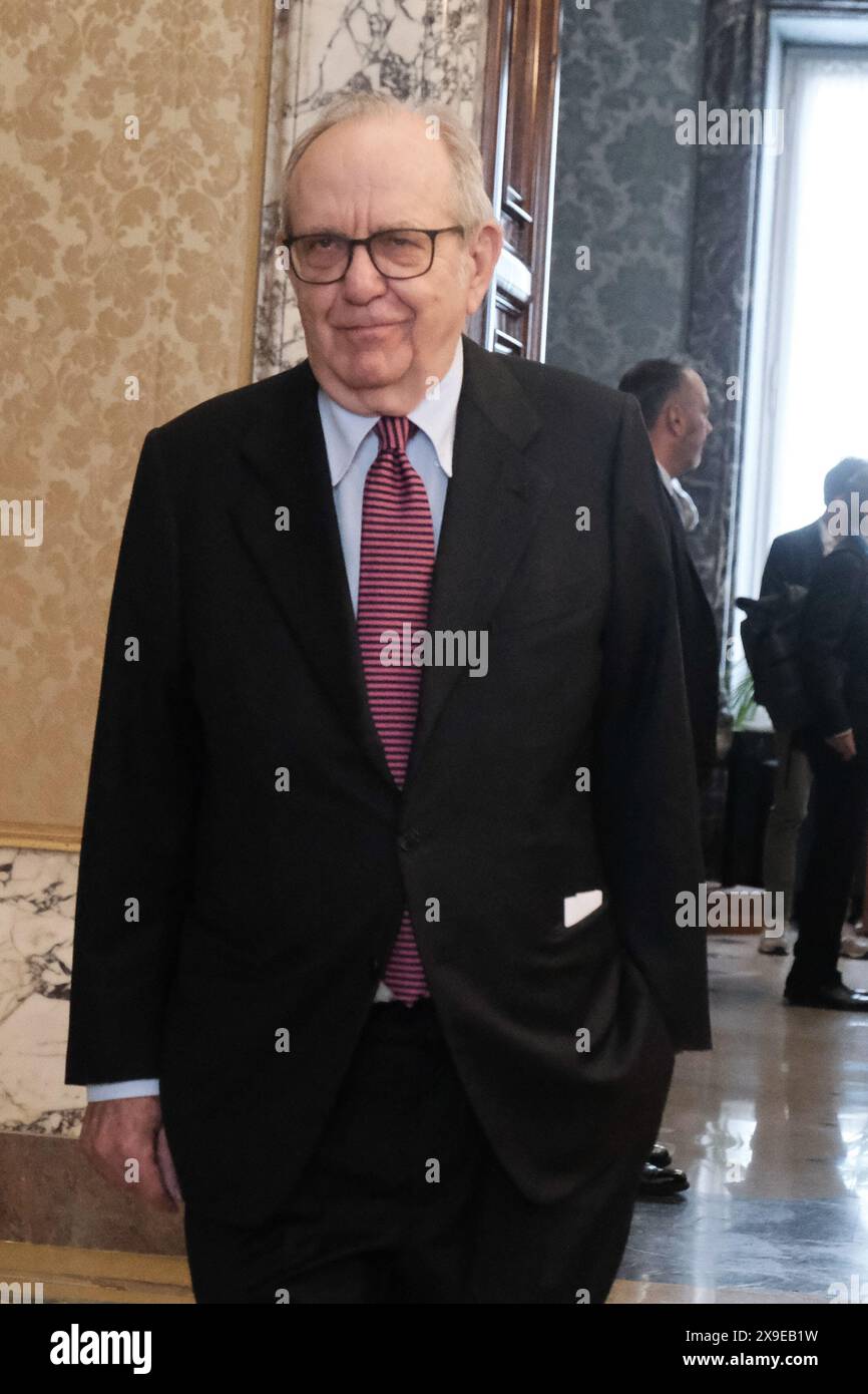 Roma, Italie. 31 mai 2024. Pier Paolo Padoan, Presidente UniCredit President, in occasione dalla relazione annuale 2023 e Considerazioni finali del Governatore di Banca d'Italia tenutasi presso la sede centrale in via Nazionale a Roma, Venerdì 31 Maggio 2024 (Foto Mauro Scrobogna/LaPresse) Pier Paolo Padoan, UniCredit à l'occasion du rapport annuel 2023 et des réflexions finales du Gouverneur de la Banque d'Italie qui s'est tenu au siège de la via Nazionale à Rome, vendredi 31 2024 mai (photo Mauro Scrobogna/LaPresse) crédit : LaPresse/Alamy Live News Banque D'Images