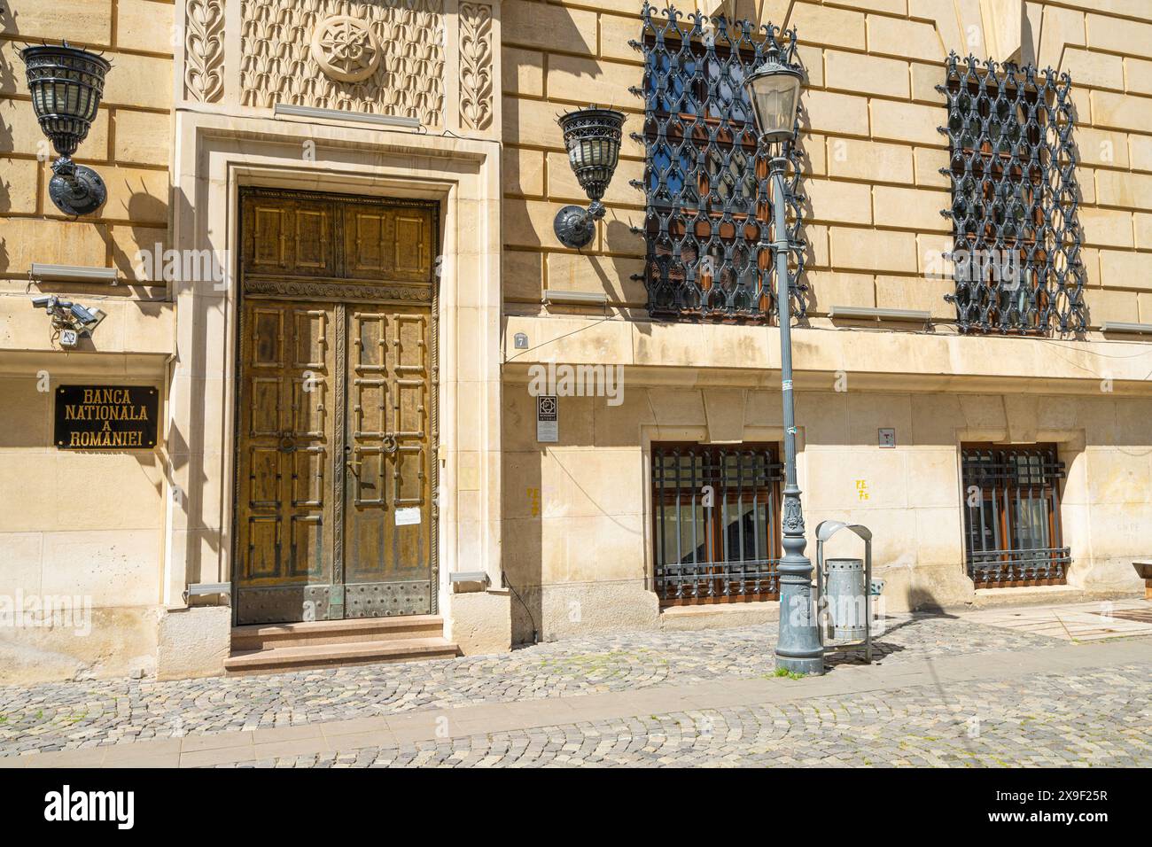 Bucarest, Roumanie. 24 mai 2024. Vue extérieure du bâtiment de la Banque nationale de Roumanie dans le centre-ville Banque D'Images