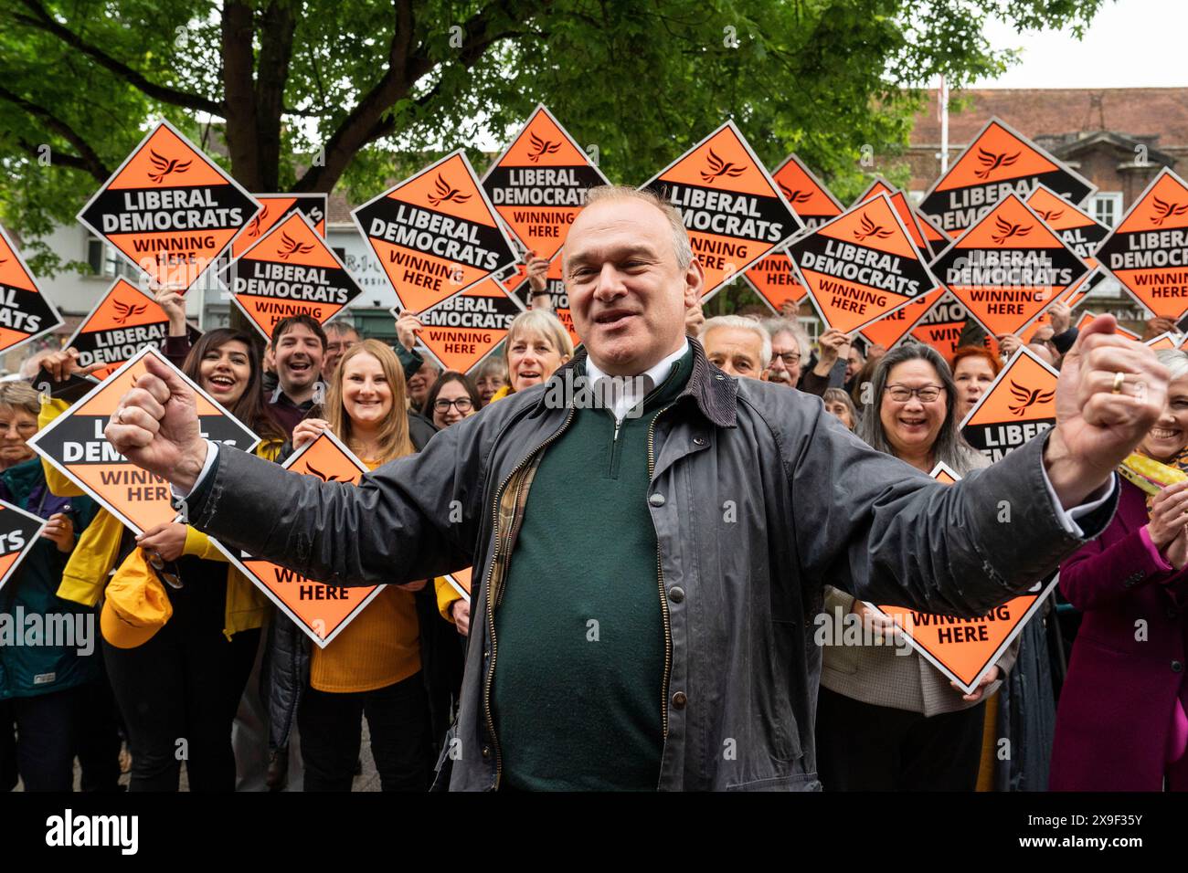 BERKHAMSTED - MAI 31 : Ed Davey, chef des libéraux démocrates, rencontre les partisans du parti à Berkhamsted, Hertfordshire, le 31 mai 2024. Harpenden & Berkhamsted est un nouveau siège marginal, que les libéraux démocrates espèrent prendre aux conservateurs lors des élections générales de juillet 2024. Photo de crédit : David Levenson / Alamy Live News Banque D'Images