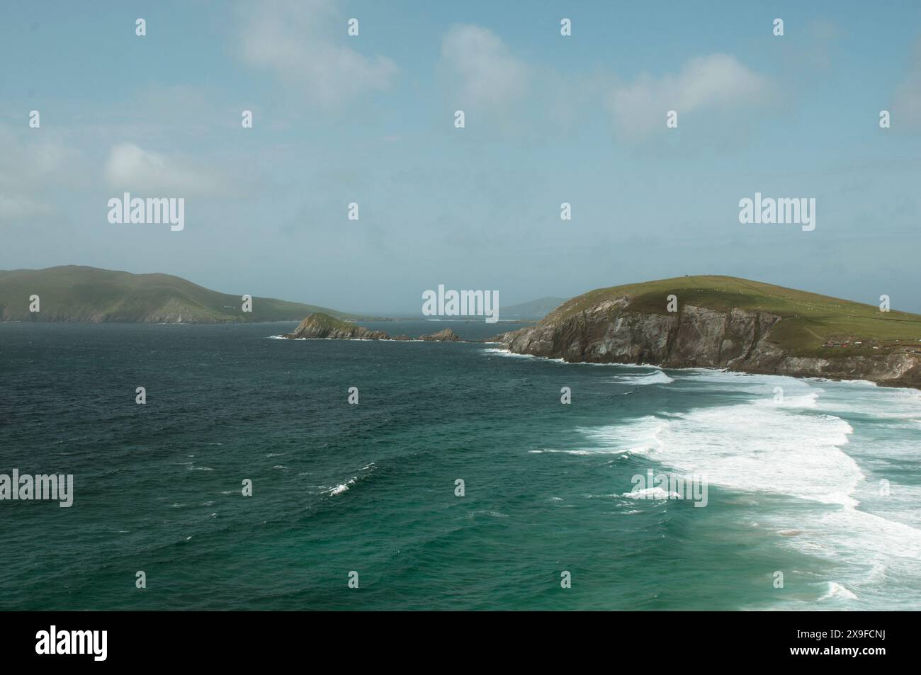 Falaises côtières, Slea Head Drive sur la Wild Atlantic Way, péninsule de Dingle, comté de Kerry, Irlande Banque D'Images