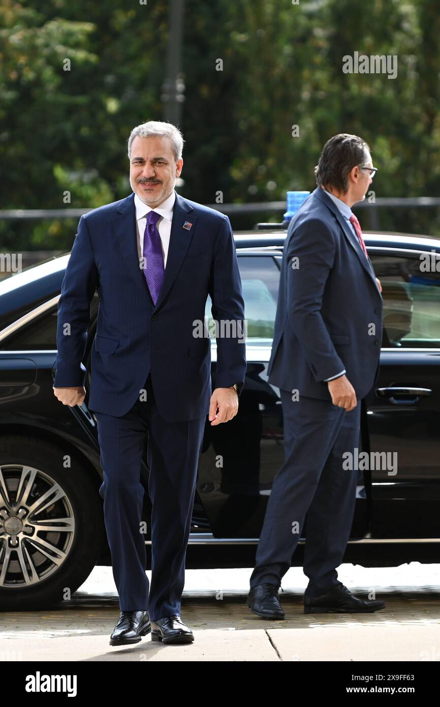 Prague, République tchèque. 31 mai 2024. Ministre des Affaires étrangères de la Turquie Hakan Fidan vu avant le début de la deuxième journée de réunion informelle des ministres des Affaires étrangères de l'OTAN. Les ministres discutent principalement du soutien politique en faveur de l'Ukraine et des restrictions en matière d'armes imposées à l'Ukraine. (Photo de Tomas Tkacik/SOPA images/SIPA USA) crédit : SIPA USA/Alamy Live News Banque D'Images