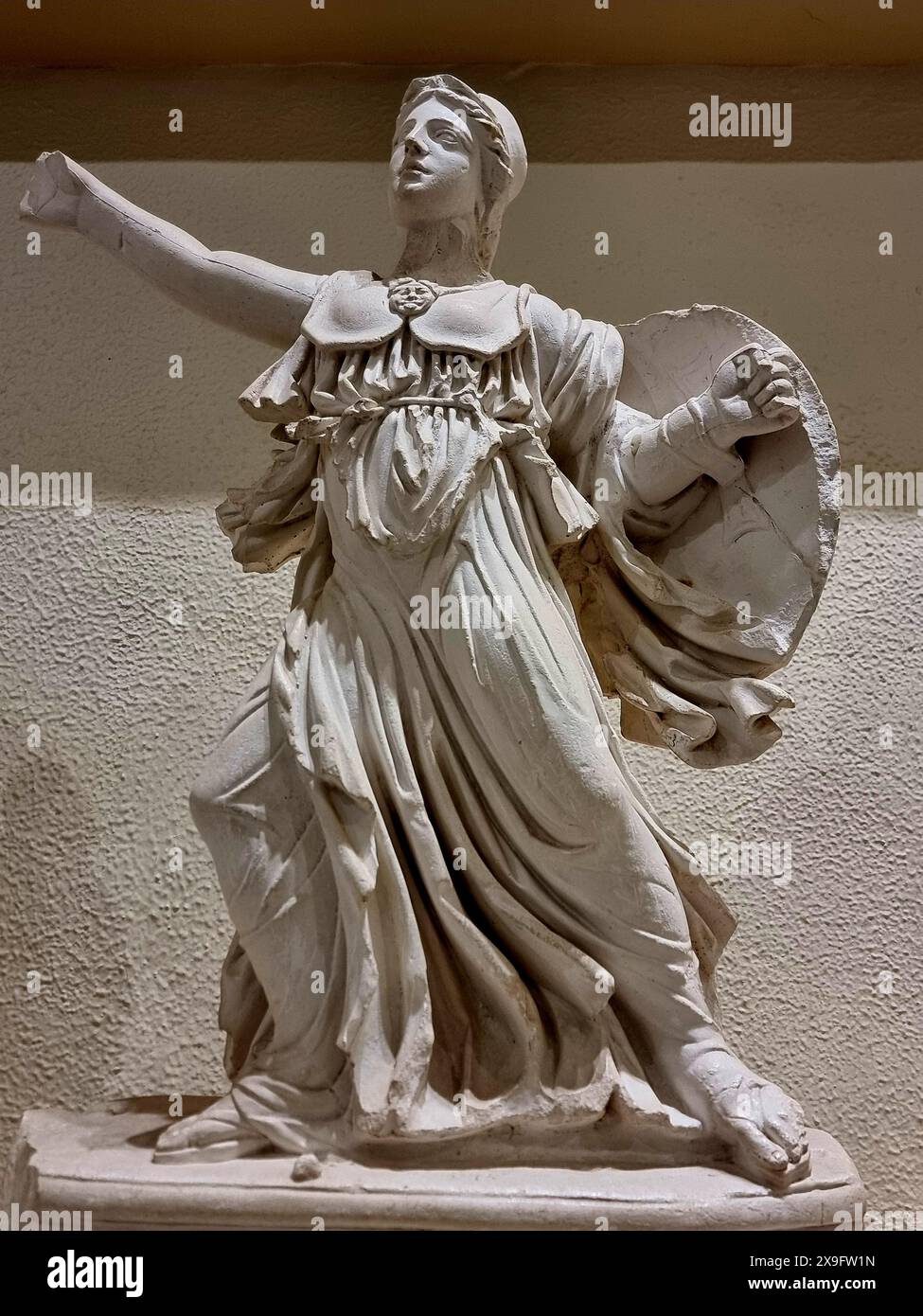 Artefacts dans les musées qui sont parsemés sur les îles entourant Athènes. Mykonos est un bel endroit d'intérêt historique majeur où une vaste collection d'expositions de la période hellénistique et de la préhistoire, y compris des vaisseaux, des statues et des colonnes sont montrées. À Chora, capitale de Mykonos, de nombreux musées mettent en valeur le riche héritage de l'île, dans l'histoire et la tradition.' Grèce. Banque D'Images