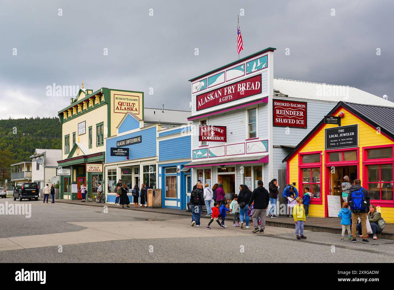 Vieux centre-ville de Skagway, Alaska - devantures de magasins d'époque dans le parc historique national de la ruée vers l'or du Klondike Banque D'Images