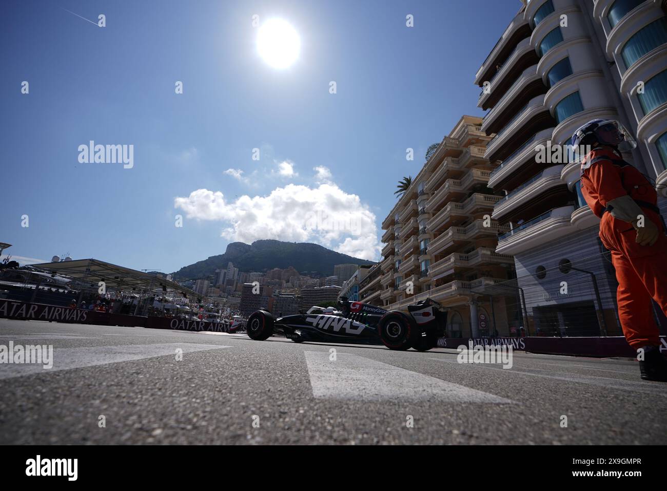 Montecarlo, Monaco. 25 mai 2024. Kevin Magnussen de Danimark au volant de la (20) MoneyGram Haas F1 Team VF-24 Ferrari, lors du GP Monaco, formule 1, sur le circuit de Monaco. Crédit : Alessio Morgese/Alessio Morgese/Emage/Alamy Live news Banque D'Images