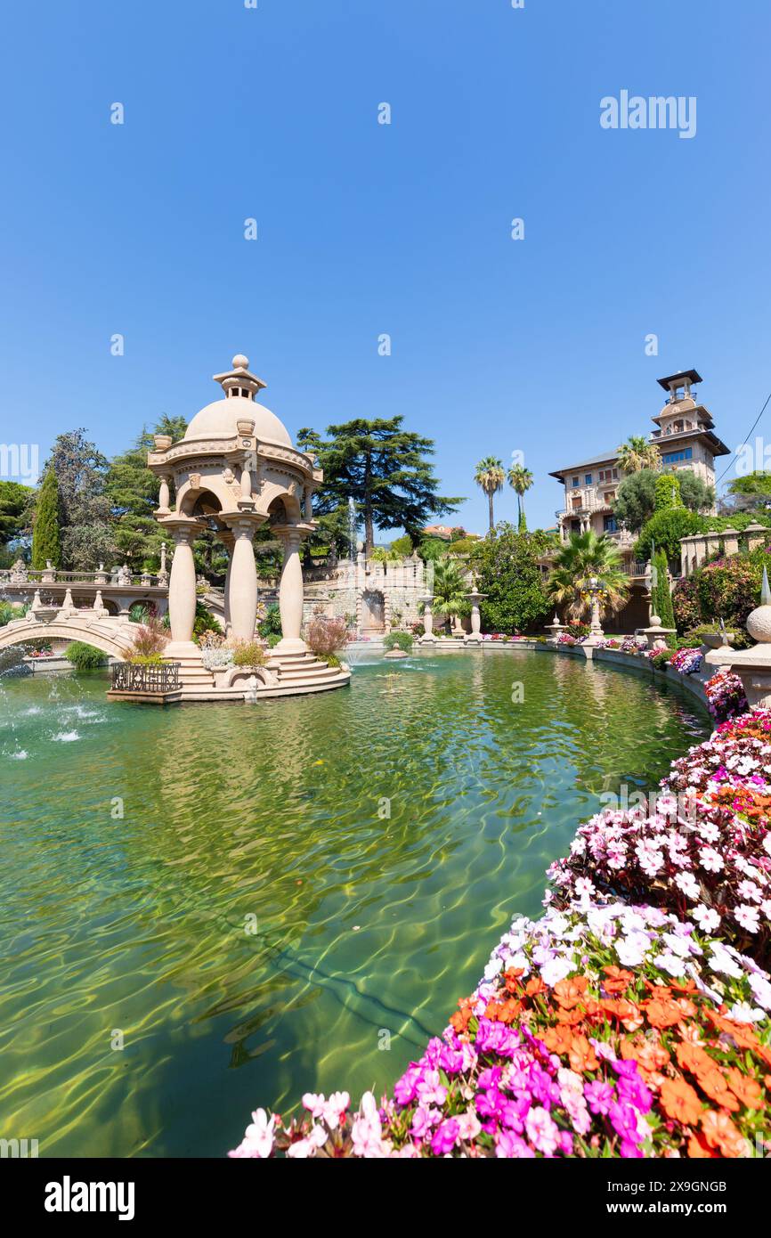 Imperia, Italie - 14 août 2023 : Villa Grock - manoir italien de Grock avec jardin, fontaine, bel été Banque D'Images