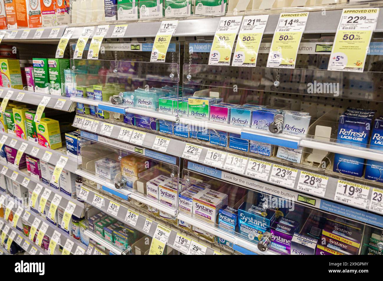 Miami Beach Florida, pharmacie Walgreens, vente d'affichage d'étagères intérieures à l'intérieur, médicaments de médicaments de contre-prescription OTC, soulagement des yeux secs Refresh Lacri Banque D'Images