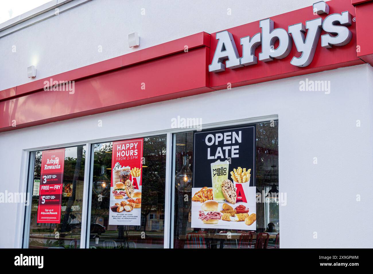 North Miami Beach Florida, restaurant sandwich rapide Arby's, extérieur, signe d'information, promotion des affiches promoti de publicité de promotion Banque D'Images