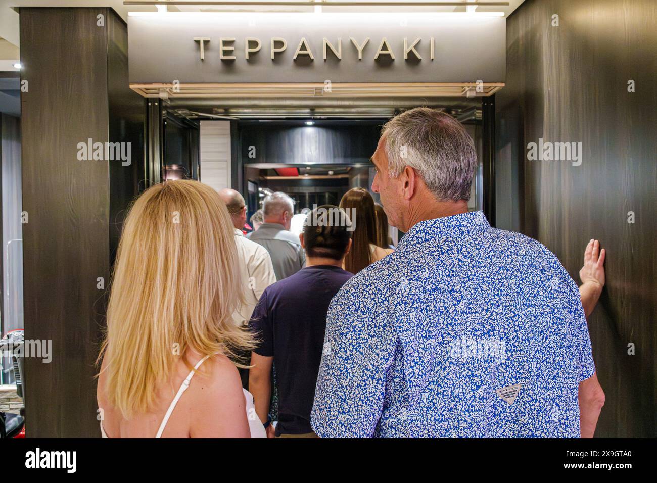 Port Roatan Honduras, îles Coxen Hole Bay, navire Norwegian Joy Cruise Line, itinéraire de 7 jours de la mer des Caraïbes, à bord de l'intérieur, Teppanyaki Japanese R Banque D'Images