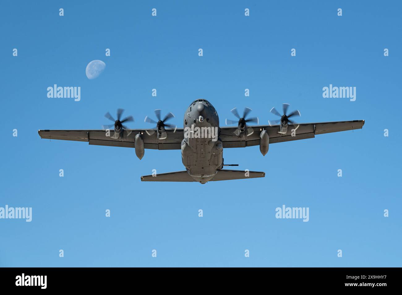 Un AC-130J Ghostrider décolle pour une mission d'intégration de l'école d'armes à la base aérienne de Nellis, Nevada, le 28 mai 2024. Le U.S. Air Force Weapons SC Banque D'Images