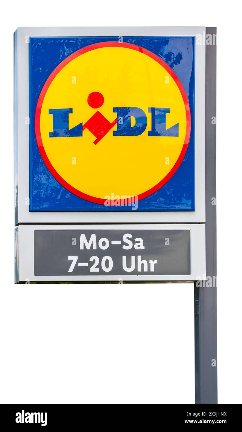 DATE D'ENREGISTREMENT NON INDIQUÉE Firma Lidl Discounter Firmenschild und Werbeschild der Firma Lidl Discounter, isoliert über weißem Hintergrund *** Société Lidl Discounter Company enseigne et enseigne publicitaire de la société Lidl Discounter, isolée sur fond blanc Banque D'Images