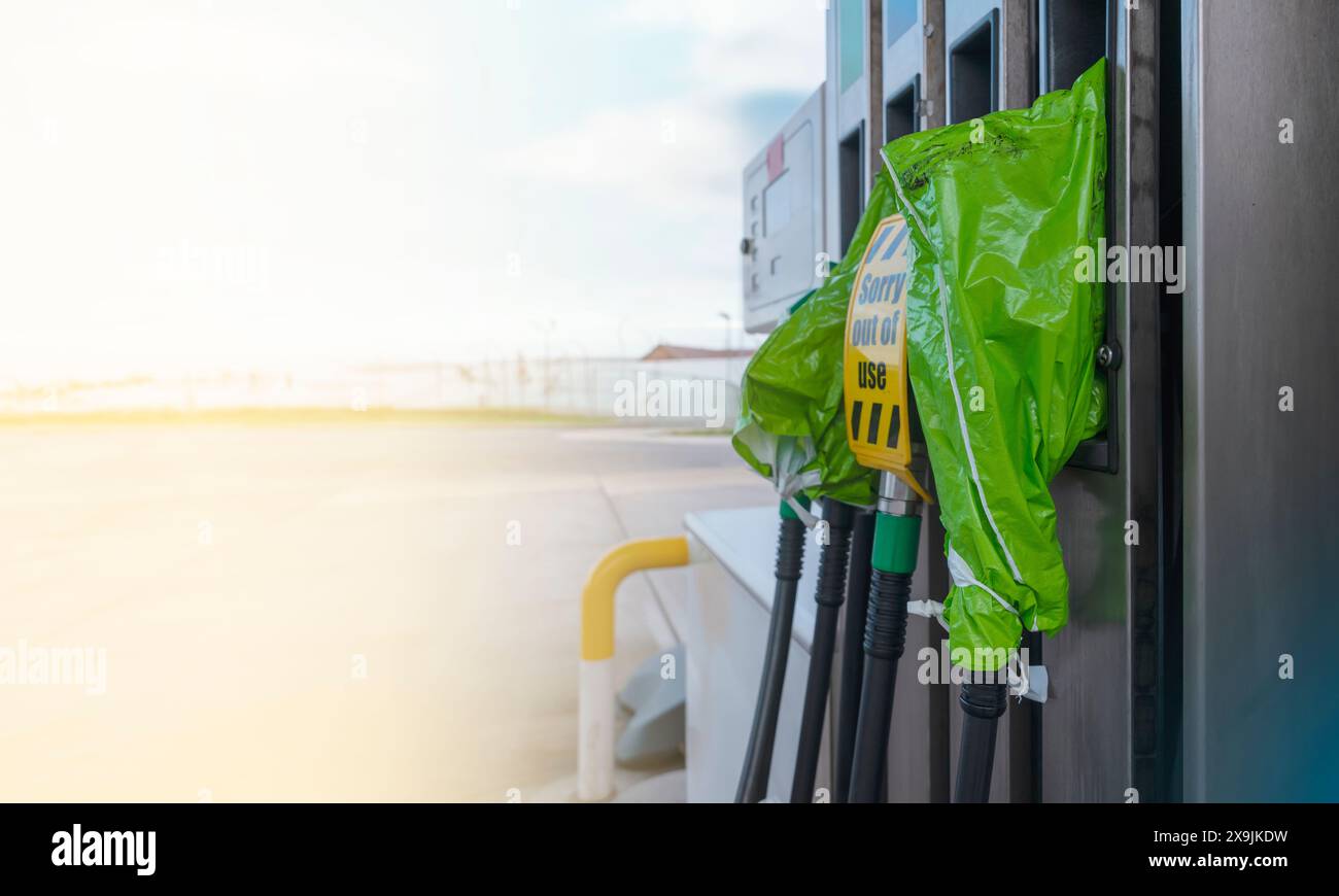 Une pompe à carburant est hors service. Pas de carburant à la station-service. Station-service fermée en raison d'une pénurie de carburant Banque D'Images