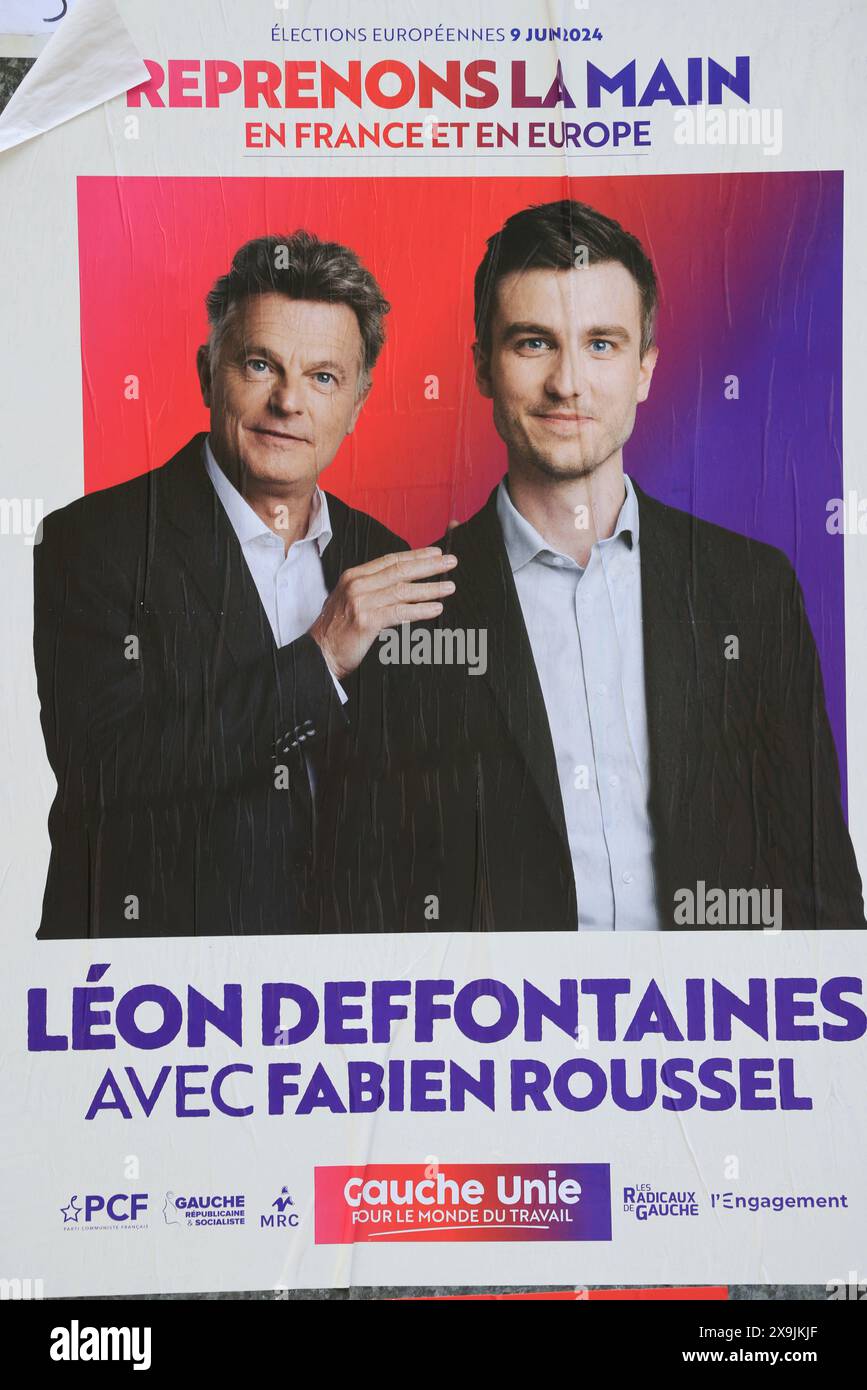 France, Nouvelle Aquitaine. 1er juin 2024. Pose d'affiches électorales en France pour les élections européennes du 9 juin 2024. Affiches électorales pour l'élection des députés français au Parlement européen. Parti communiste français, Fabien Roussel, Léon Deffontaines, reprenons le contrôle en France et en Europe. Nouvelle Aquitaine, France, Europe. Crédit : photo de Hugo Martin/Alamy Live News. Banque D'Images