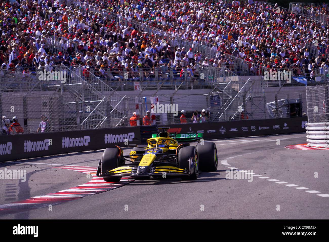 Montecarlo, Monaco. 26 mai 2024. Oscar Piastri, australien, pilote la McLaren F1 Team MCL38 Mercedes (81), lors du GP Monaco, formule 1, sur le circuit de Monaco. Crédit : Alessio Morgese/Alessio Morgese/Emage/Alamy Live news Banque D'Images