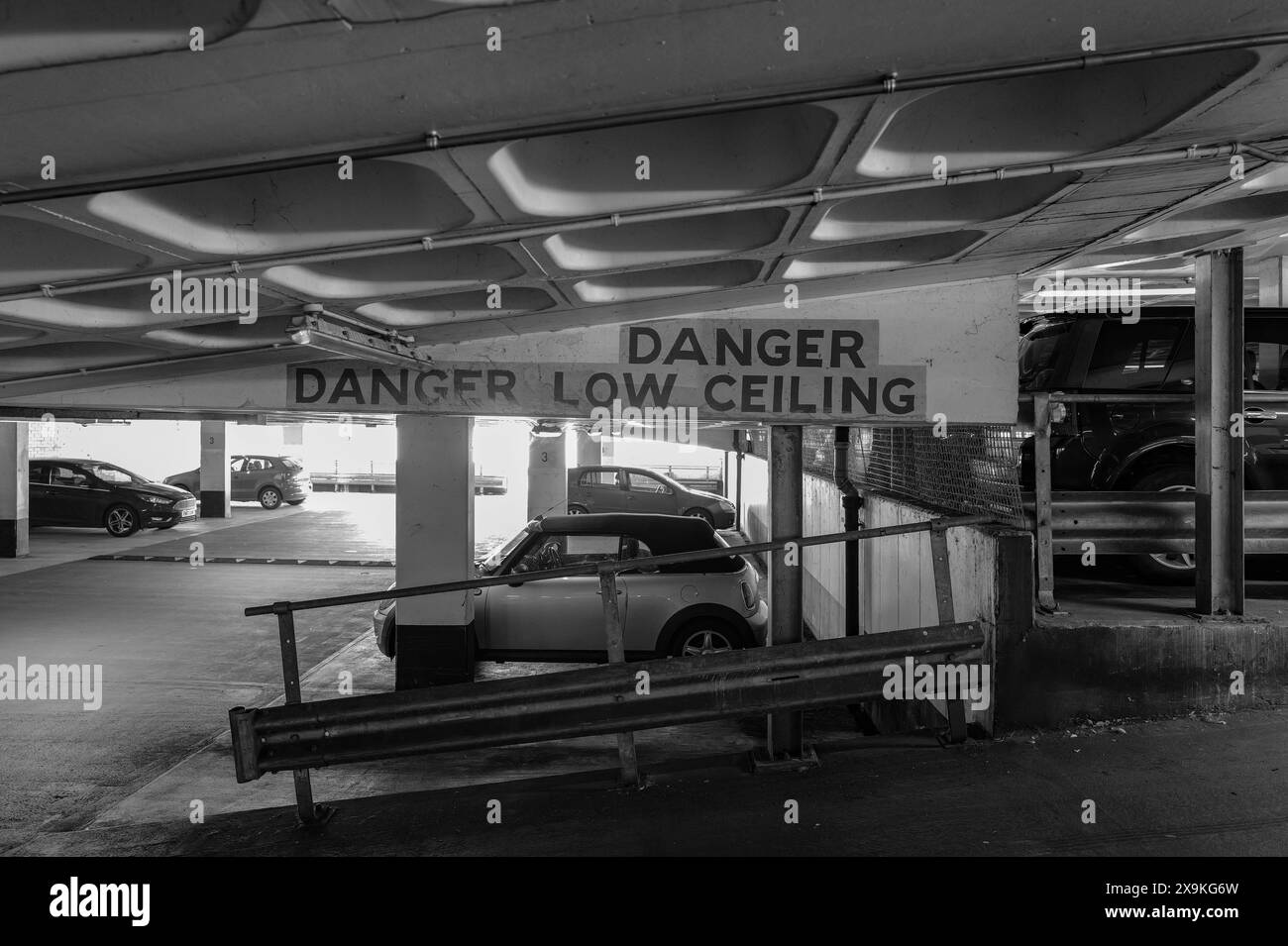 MOORFIELD À PLUSIEURS ÉTAGES PARKING CALENICK STREET TRURO TR1 2QD CORNWALL CONSTRUIT EN 1970 Banque D'Images