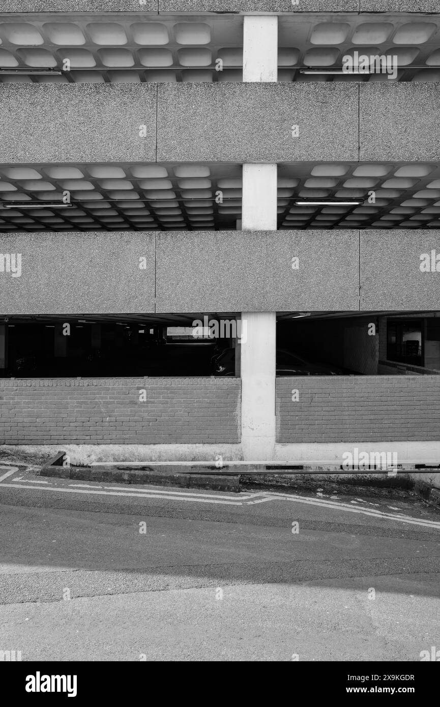 MOORFIELD À PLUSIEURS ÉTAGES PARKING CALENICK STREET TRURO TR1 2QD CORNWALL CONSTRUIT EN 1970 Banque D'Images
