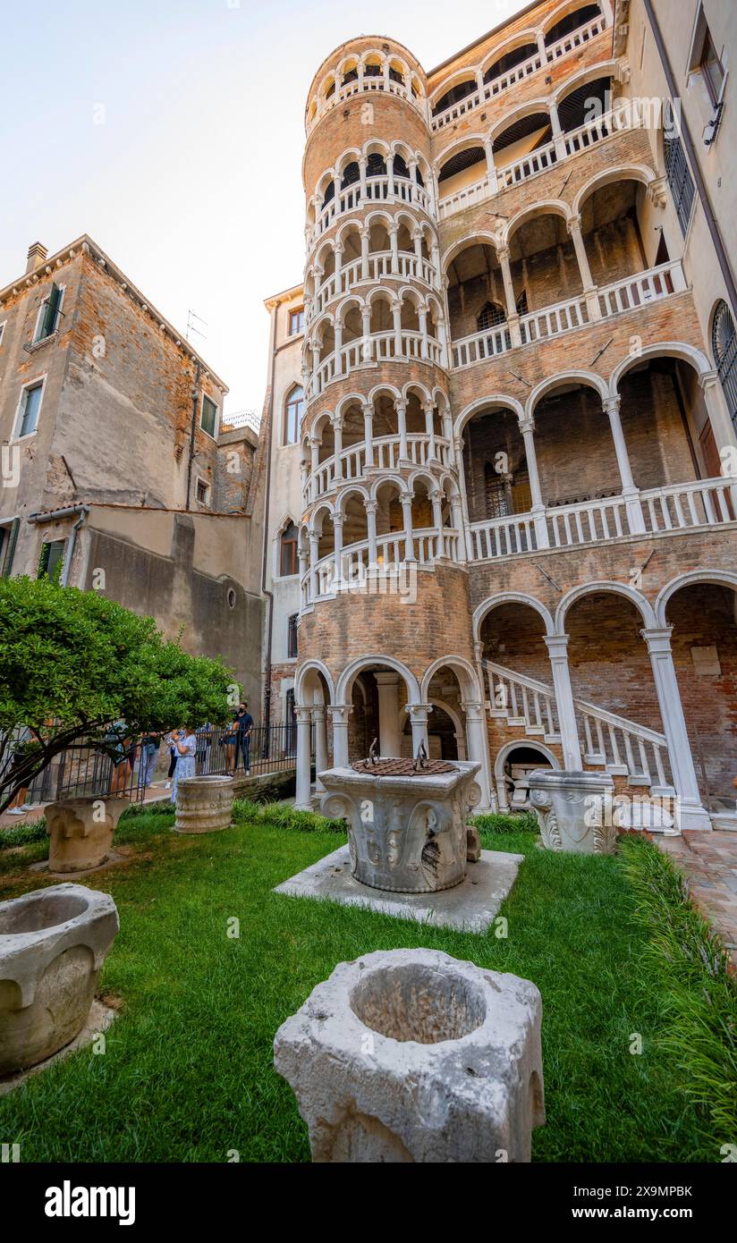 Palazzo Contarini del Bovolo, palais avec escalier en colimaçon, Venise, Vénétie, Italie Banque D'Images