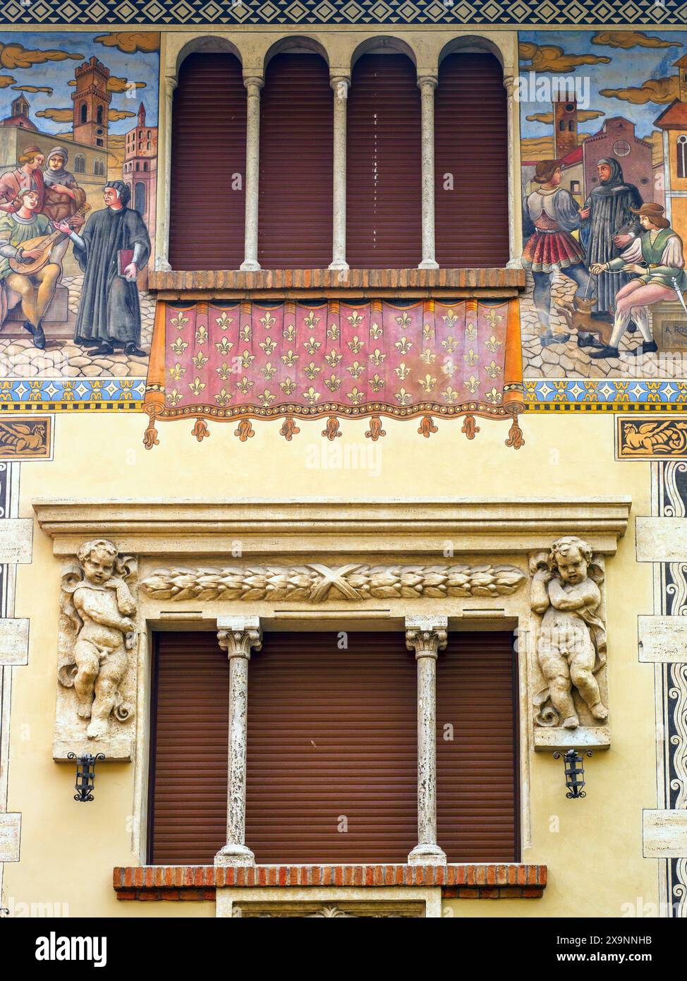 Détail de Villino delle Fate (Cottage des fées) dans le quartier Coppedè, un complexe de bâtiments de style Liberty dans le quartier Trieste de Rome, construit entre 1915 - 1927 - Rome, Italie Banque D'Images